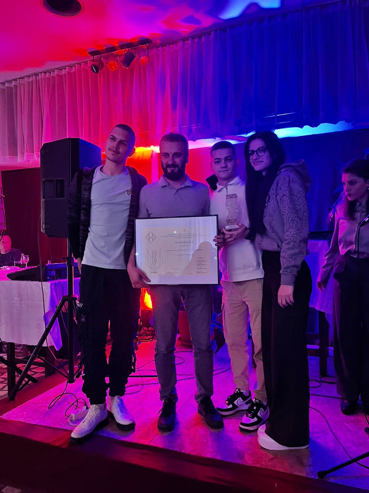 IMG-e0c7914144e78337710b97a1f8b50a9f-V.jpg (350 KB)