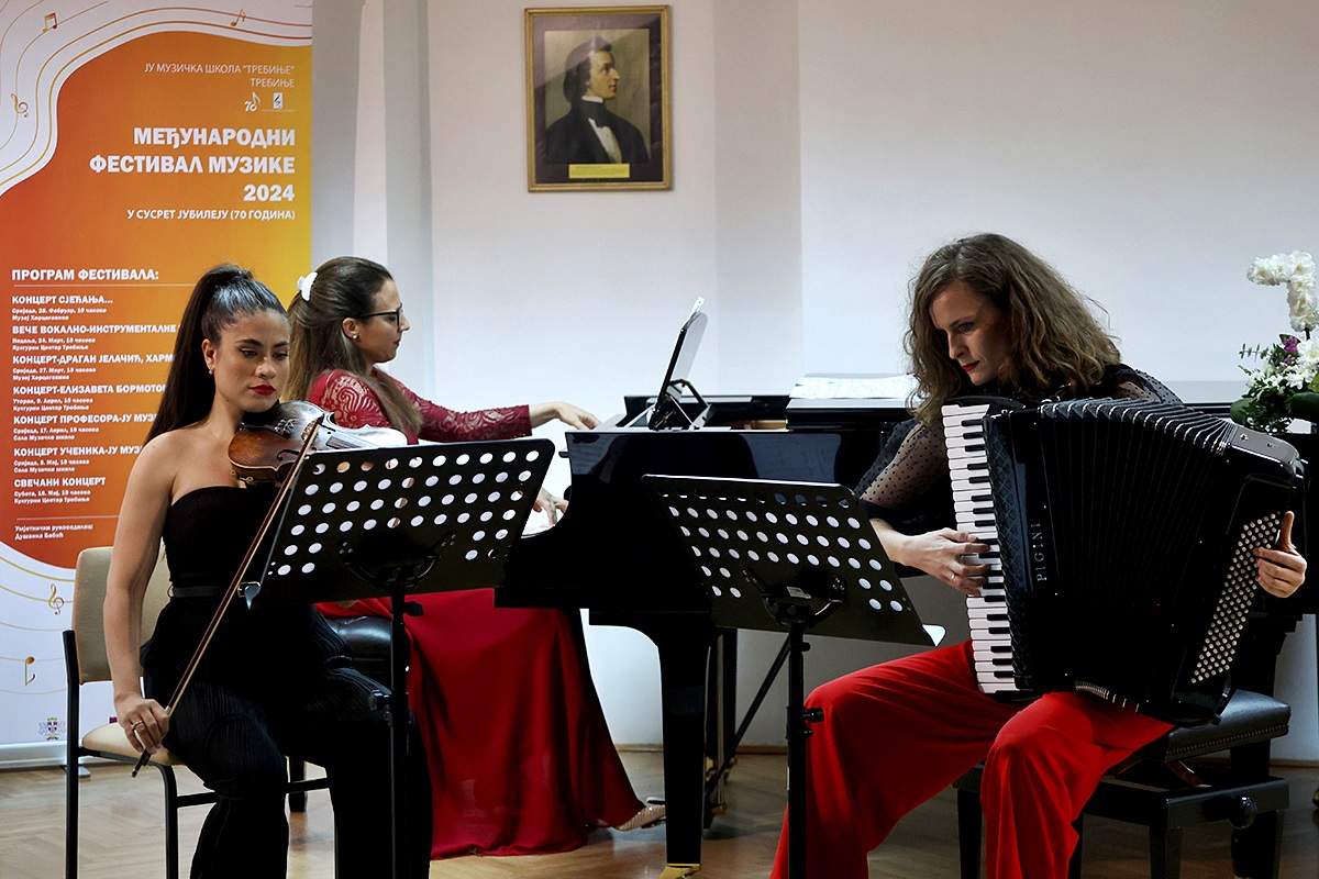 „У сусрет јубилеју“: Професори Музичке школе приредили концерт за требињску публику