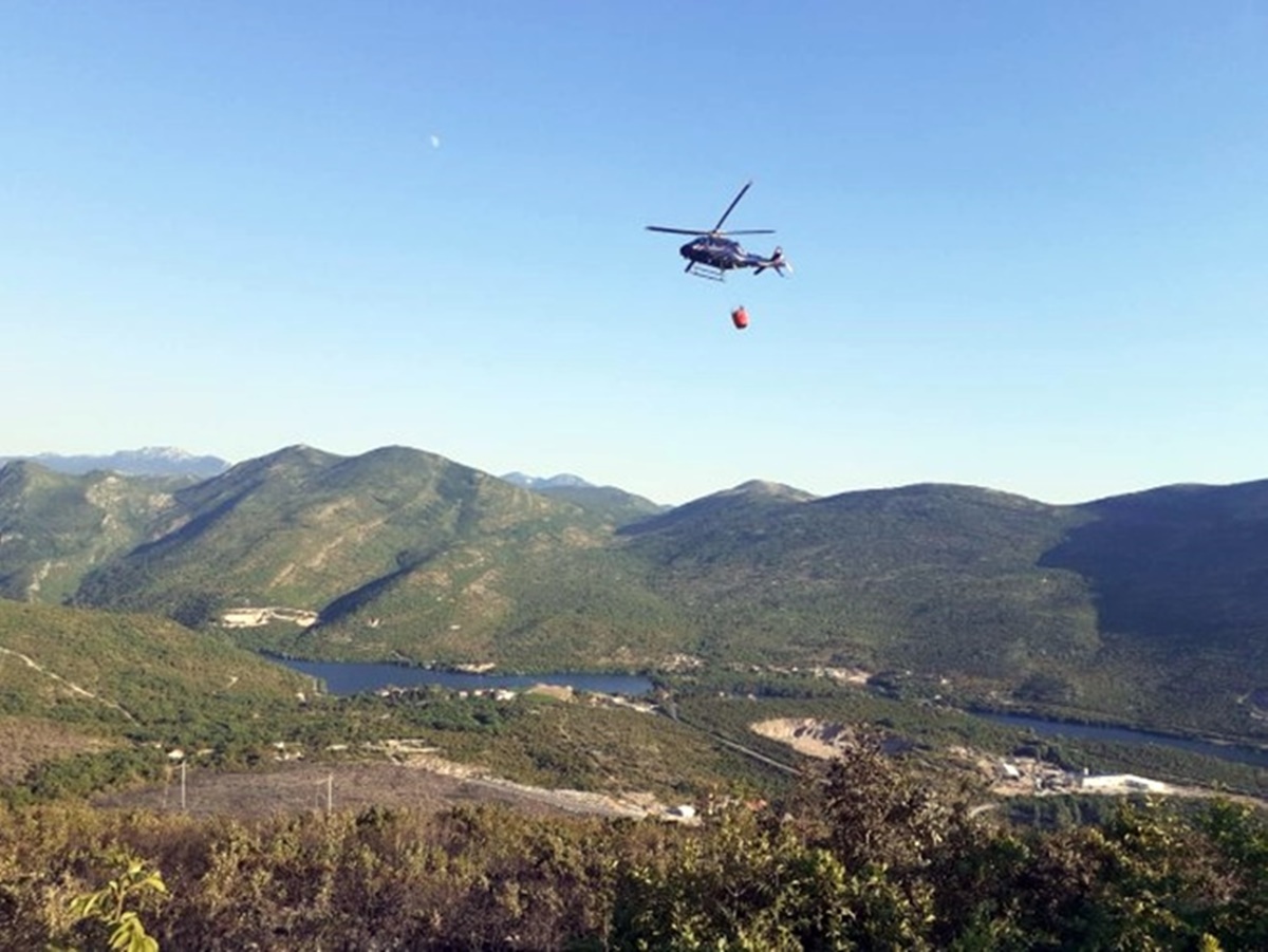 Situacija na požarištu mirna, helikopter u pripravnosti
