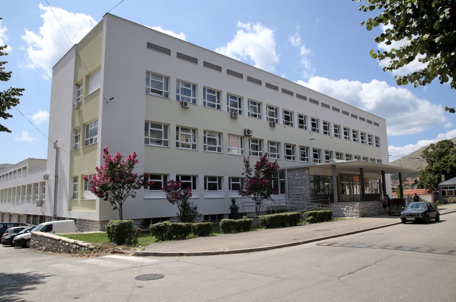 Obavještenje: MATURSKE SVEČANOSTI generacije 1984.