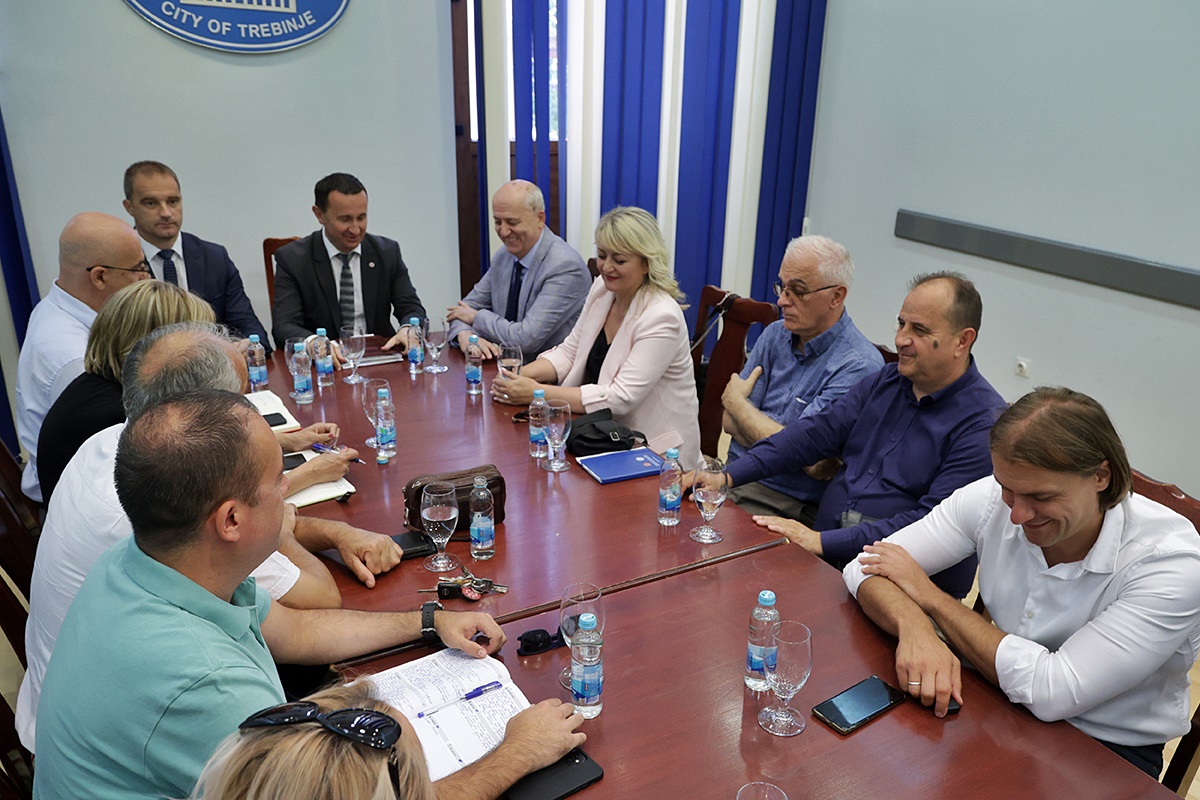 Представници Управног одбора Универзитета у Источном Сарајеву у Градској управи – Велика заинтересованост будућих студената за наше факултете