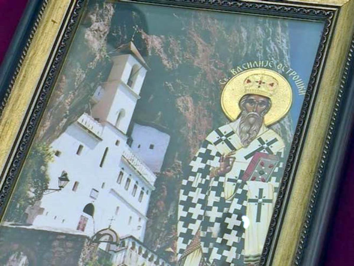 Како вјерни народ из свих српских крајева обиљежава празник Светог Василија Острошког? (ВИДЕО)