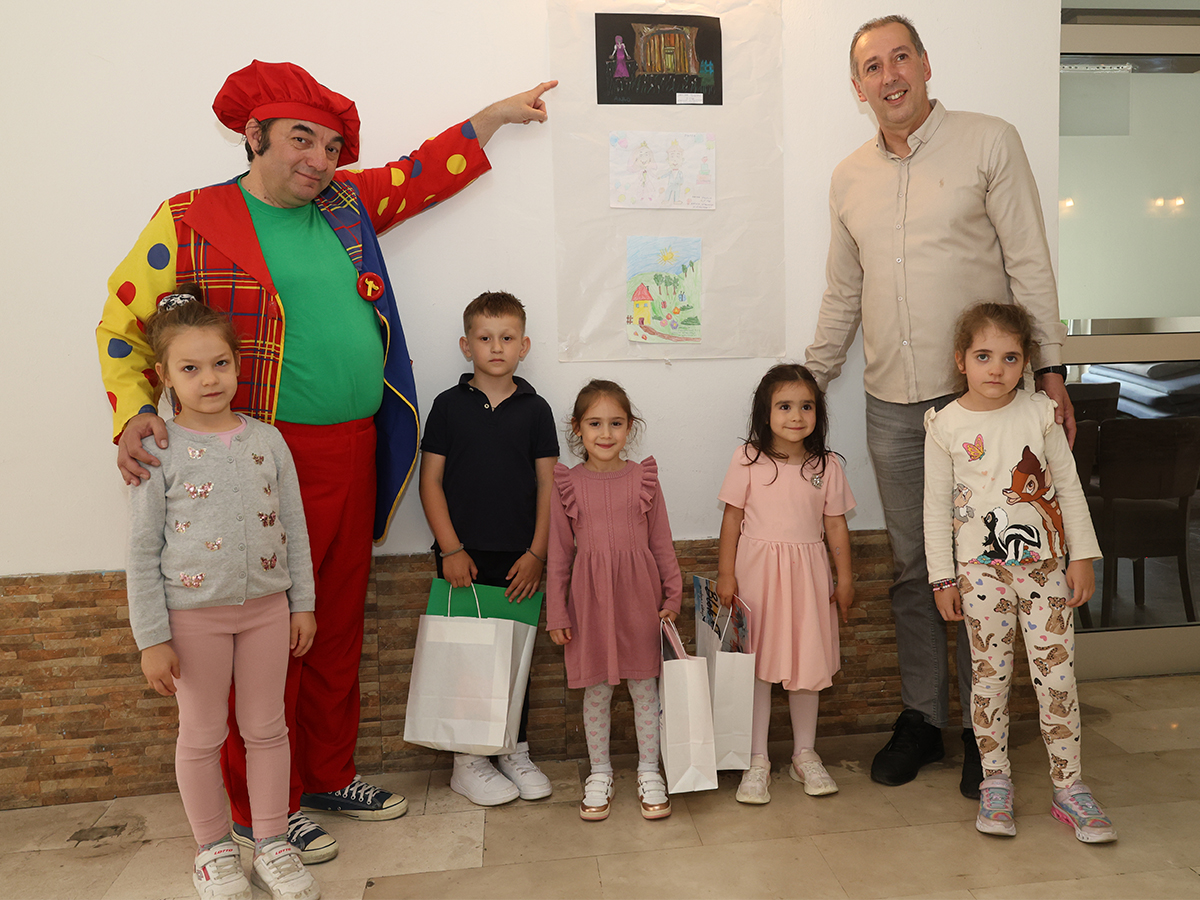 У Дому младих изложба радова са 15. Фестивала дјечијих представа