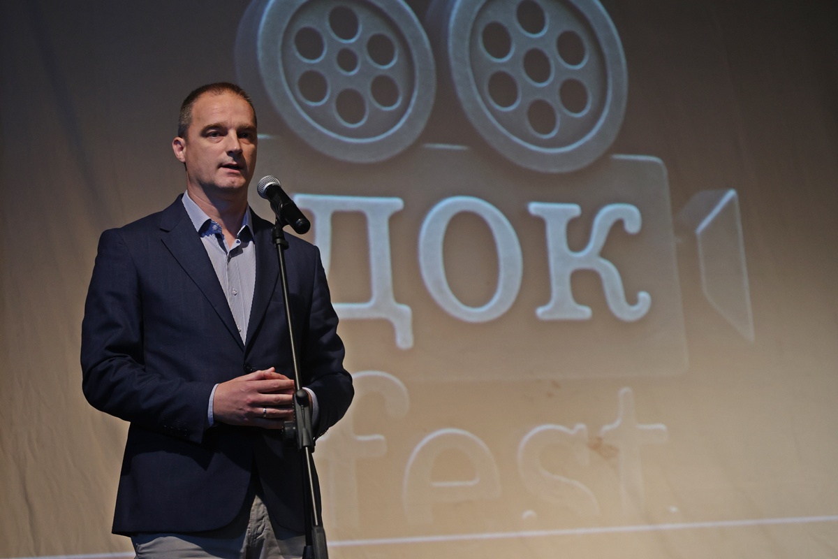 J32A3975.JPG (209 KB)