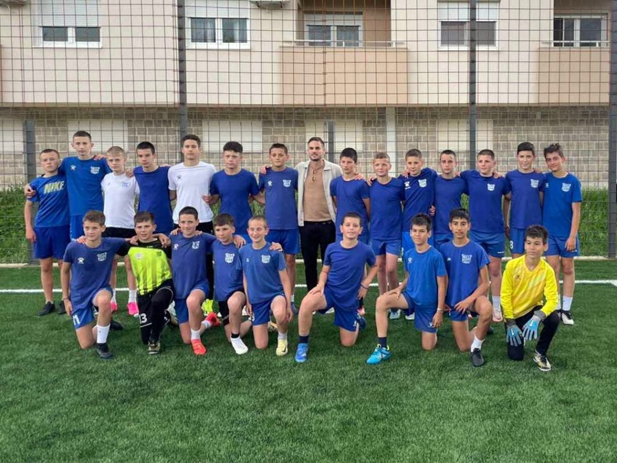 Мијат Гаћиновић посјетио тренинг пионира Леотара