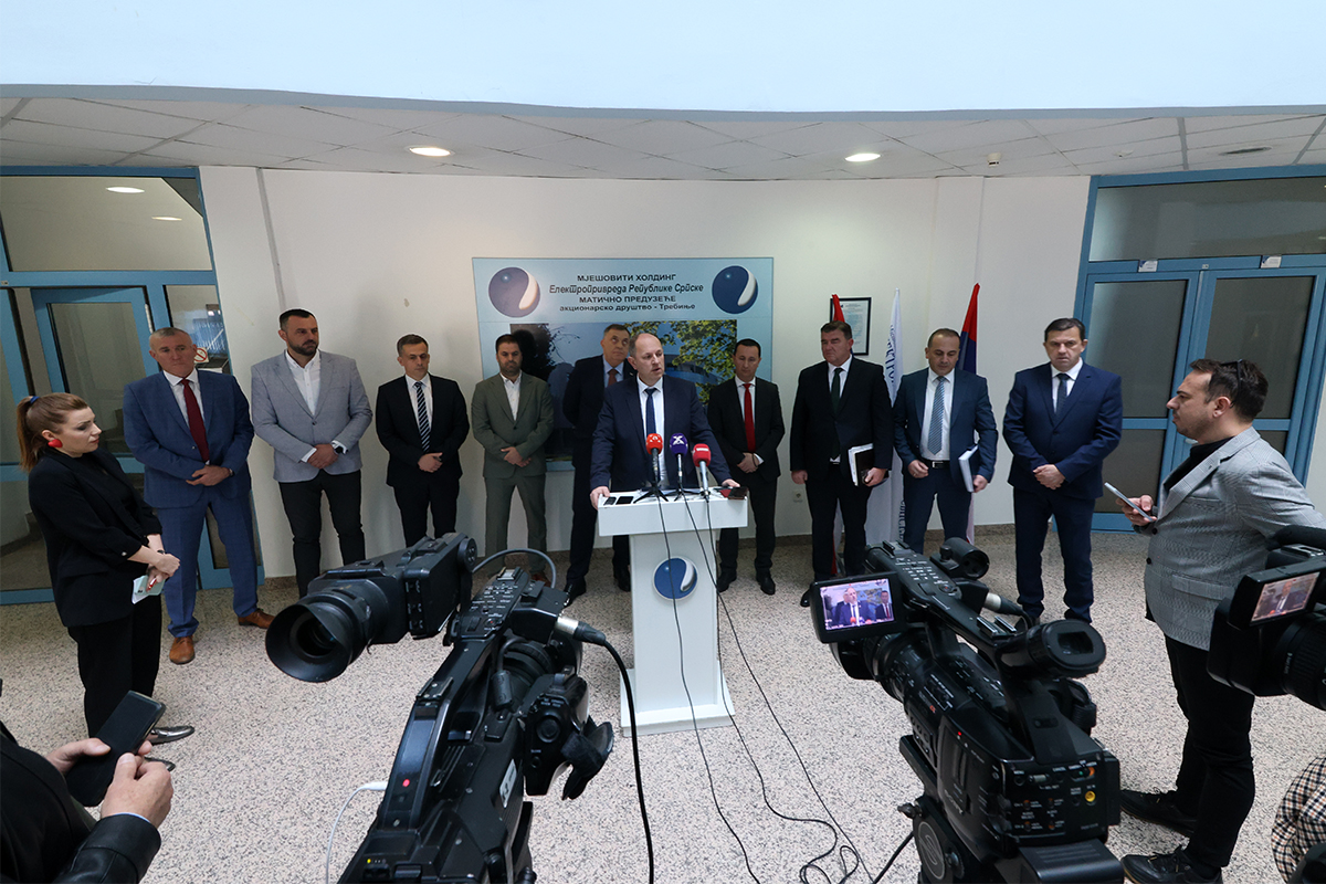 Dodik 19.jpg (760 KB)