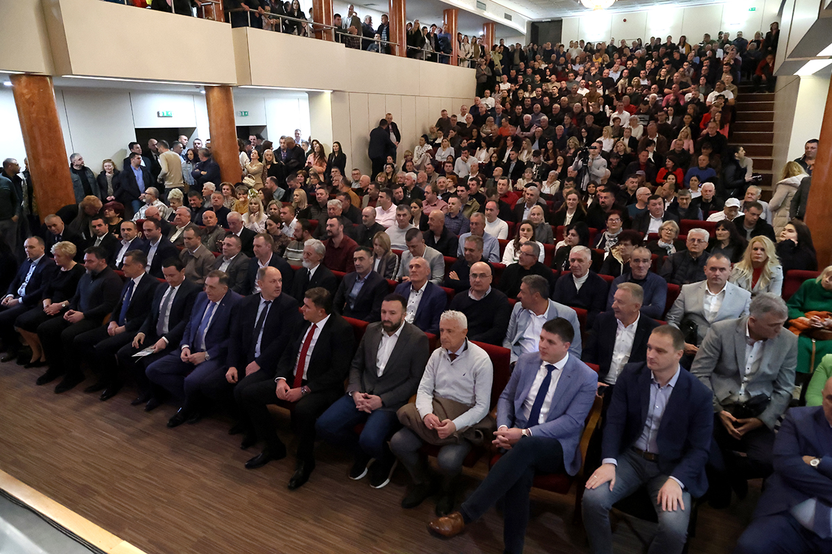 Dodik 4.jpg (840 KB)