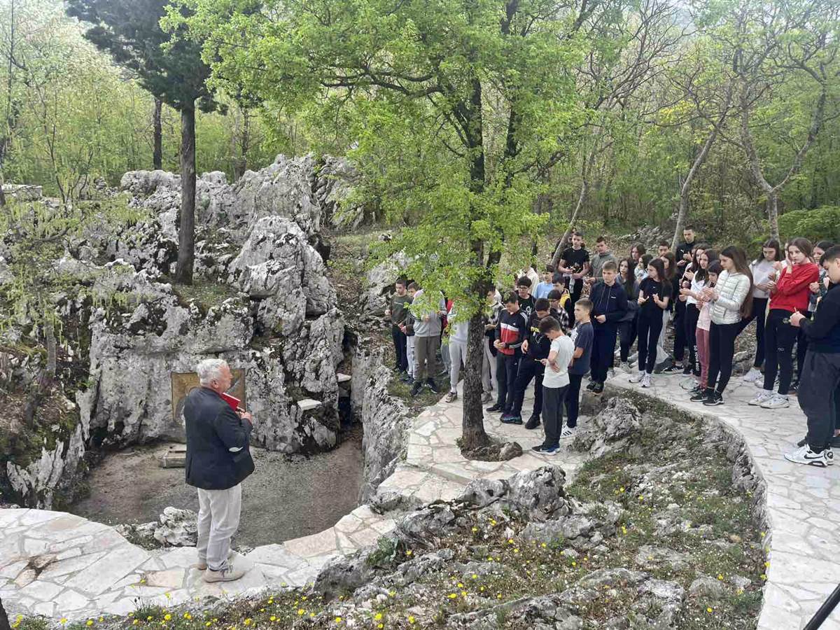Основци у посјети јами Ржани до