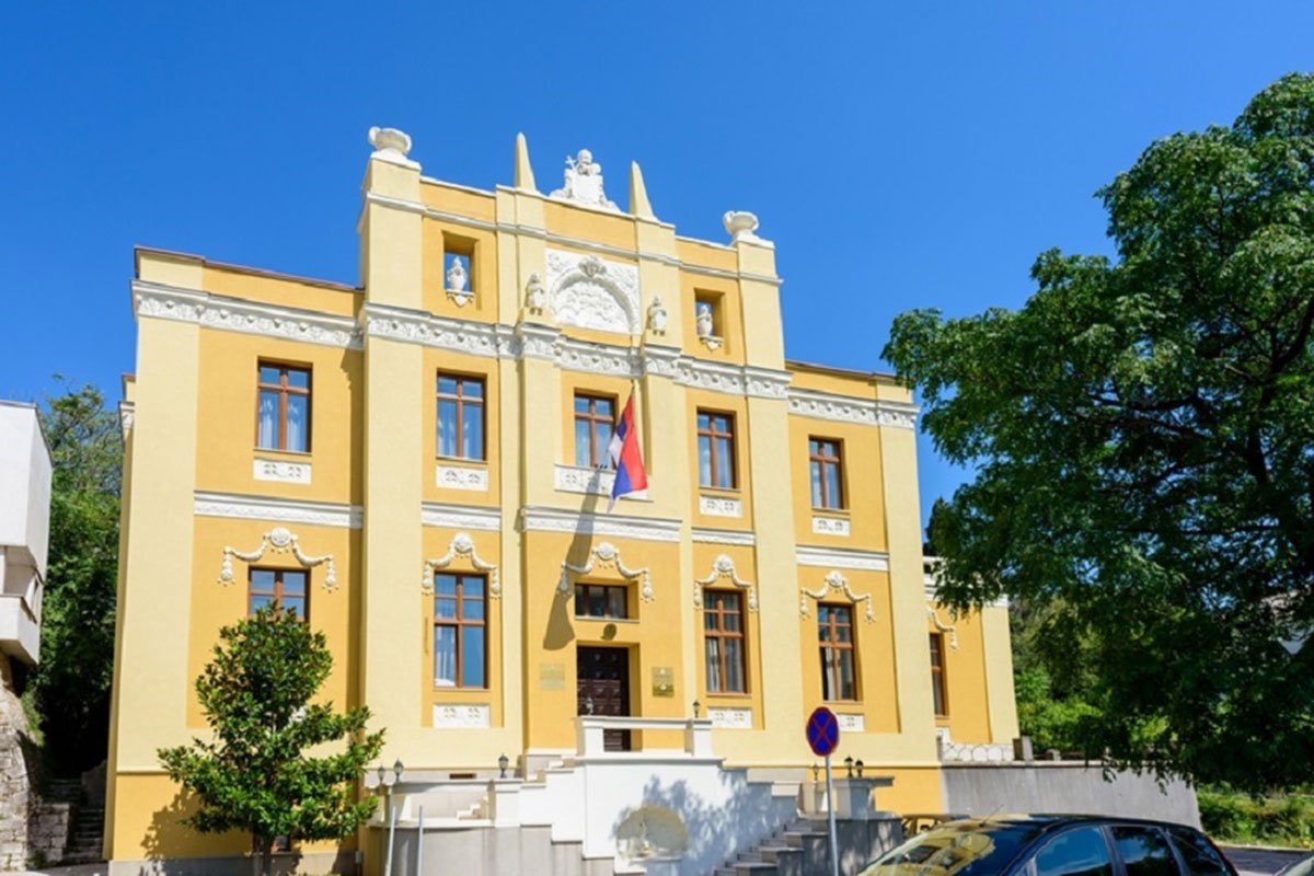 Увећане стипендије ученицима и студентима које додјељује Просвјета