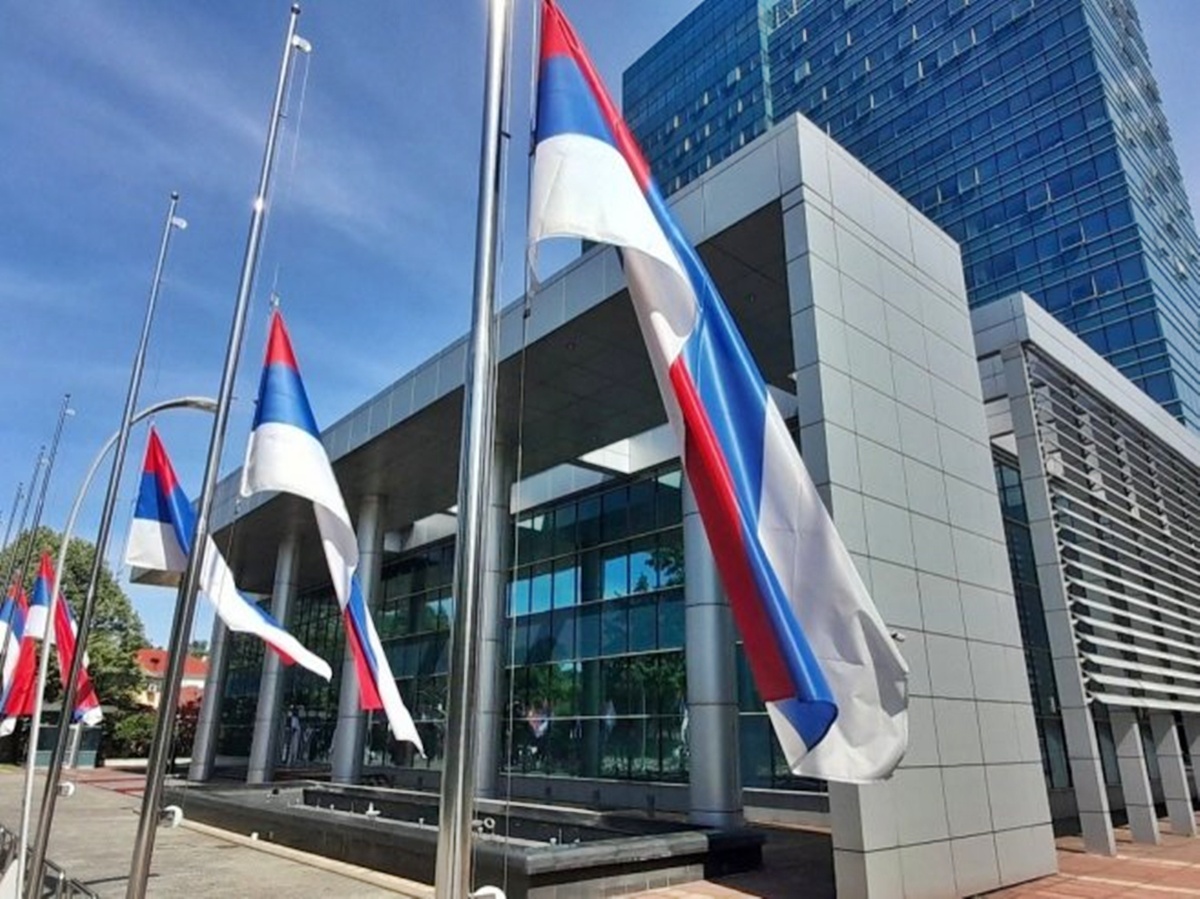 Институције покренуле процес враћања надлежности; Одговор на Шмитов покушај да смијени и затвори предсједника Српске
