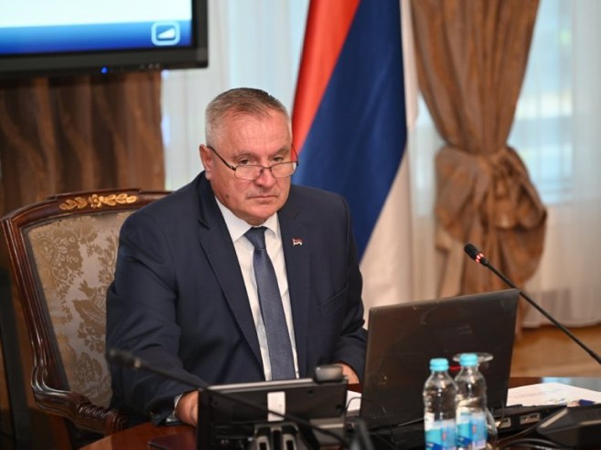 Вишковић честитао 1. мај: Унапређење положаја радника и раст животног стандарда остаје главни циљ Владе