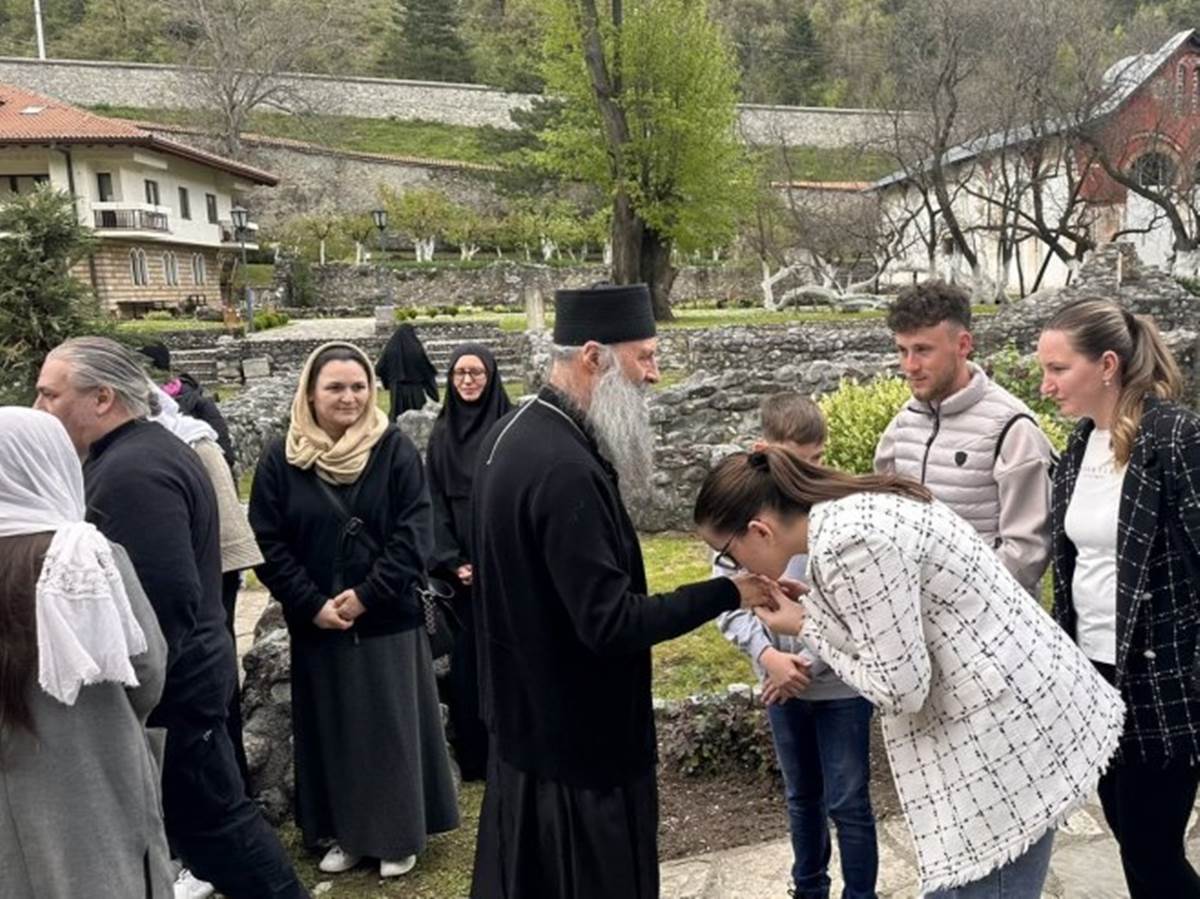 Патријарх Порфирије стигао у Пећку Патријаршију