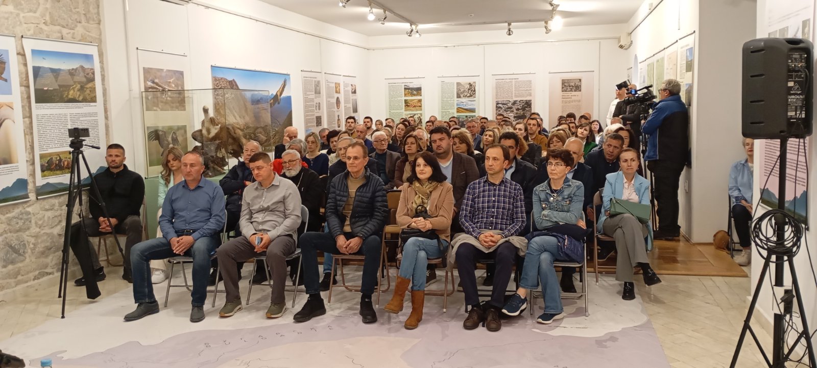 IMG-8910d3e479f02cee4e87ee7df75787a5-V.jpg (213 KB)