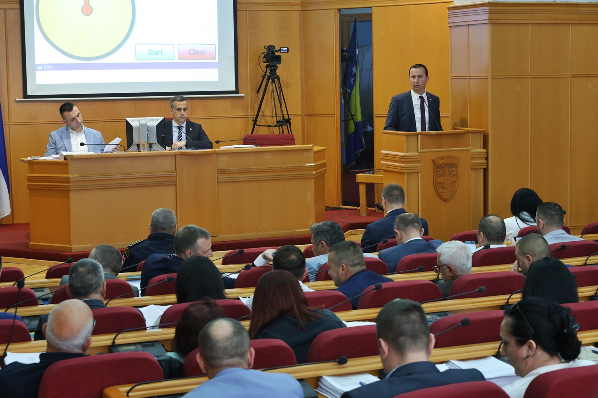 У поподневном дијелу засједања требињске скупштине, између осталог, усвојени извјештај о вјерској и етничкој толеранцији и стратегија развоја МСП