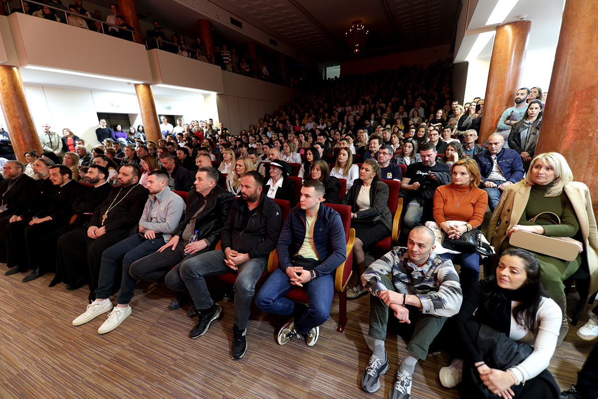 Predavanje Perovic.jpg (1022 KB)