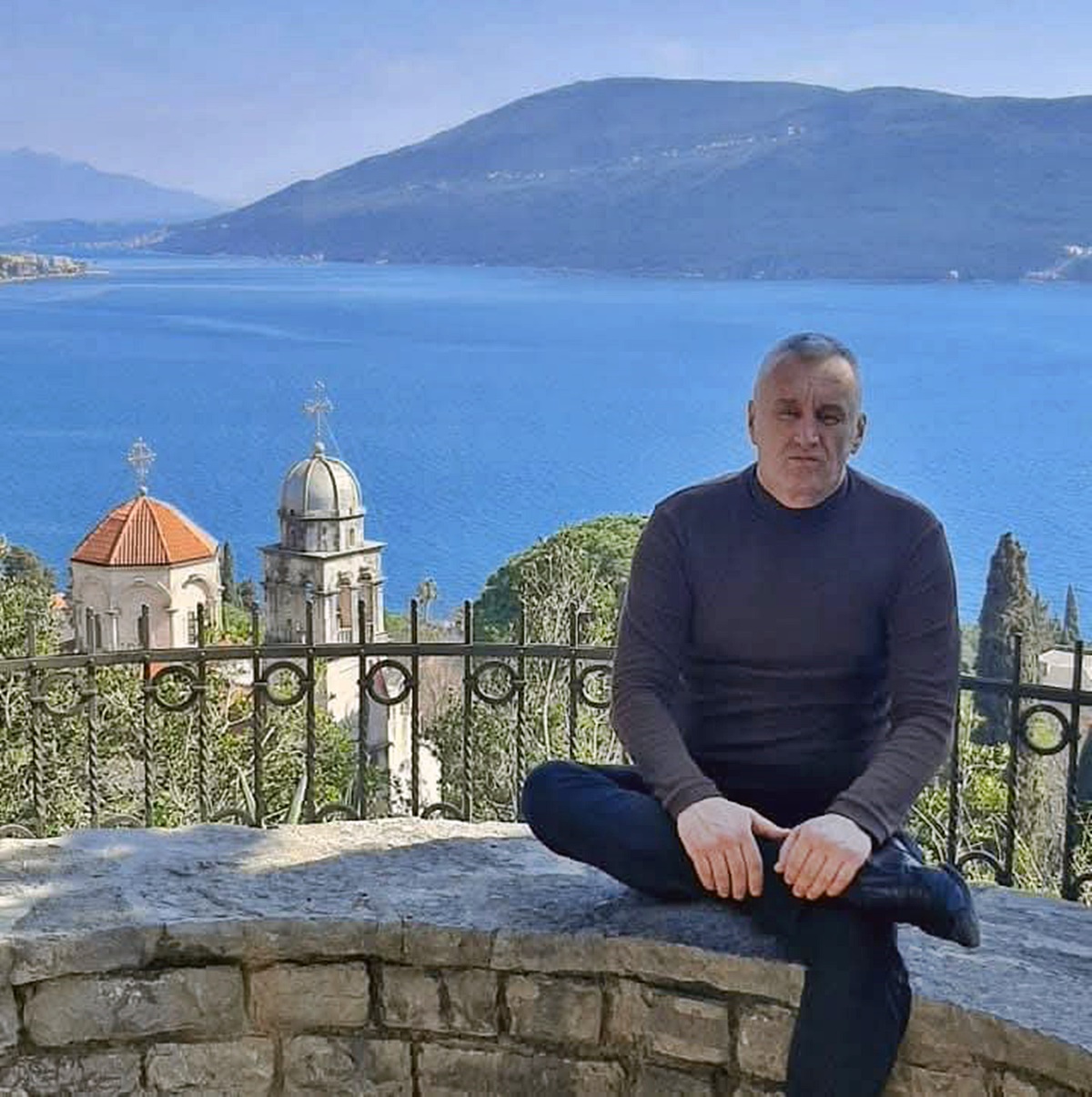 Никола Бутулија од дрвета ствара умјетничка дјела