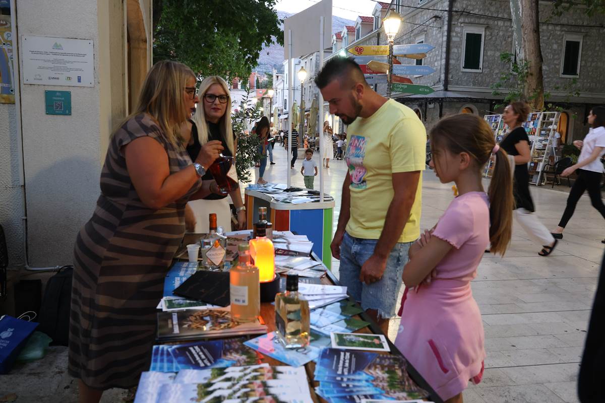 Šumadijsko veče u Dučićevoj ulici