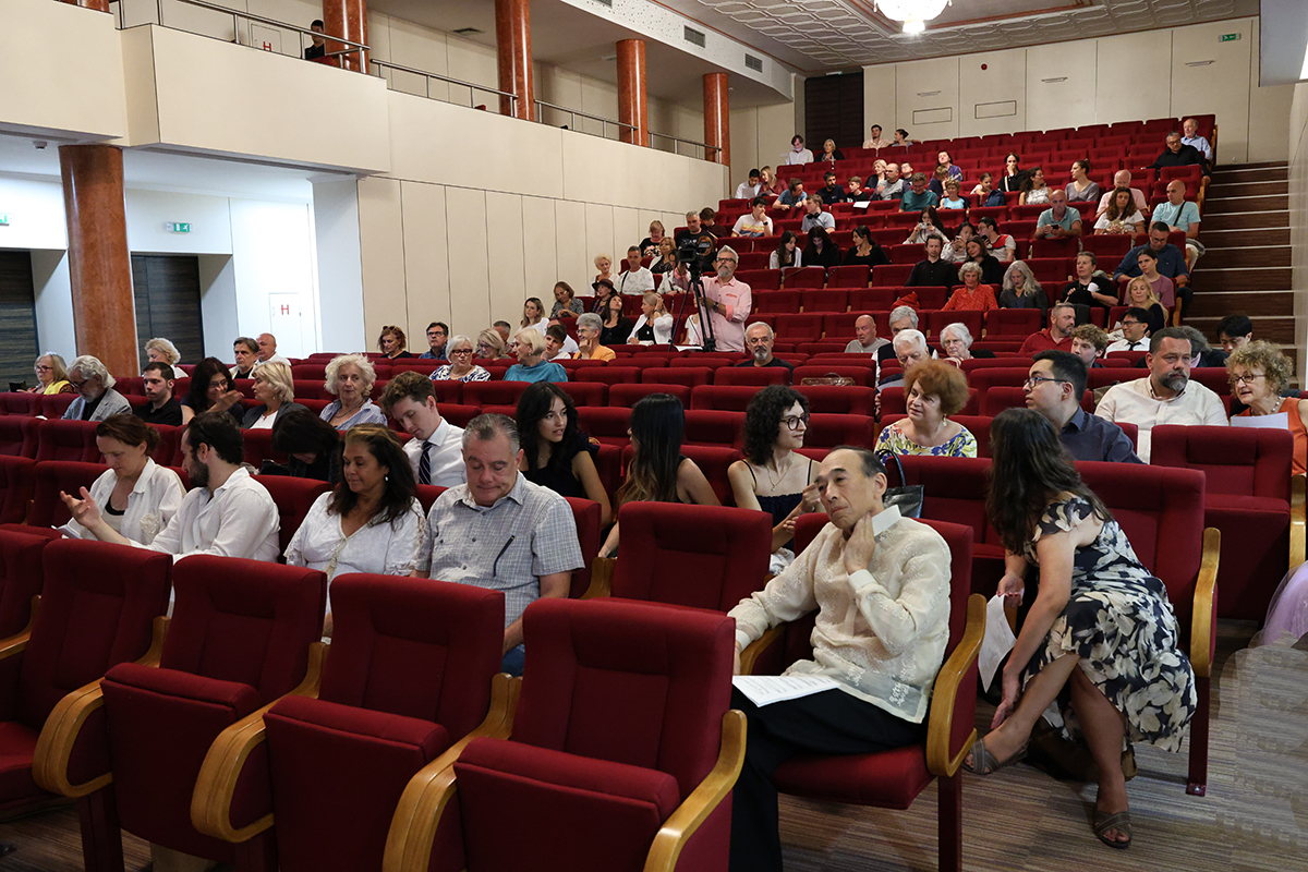 Music i more.jpg (856 KB)