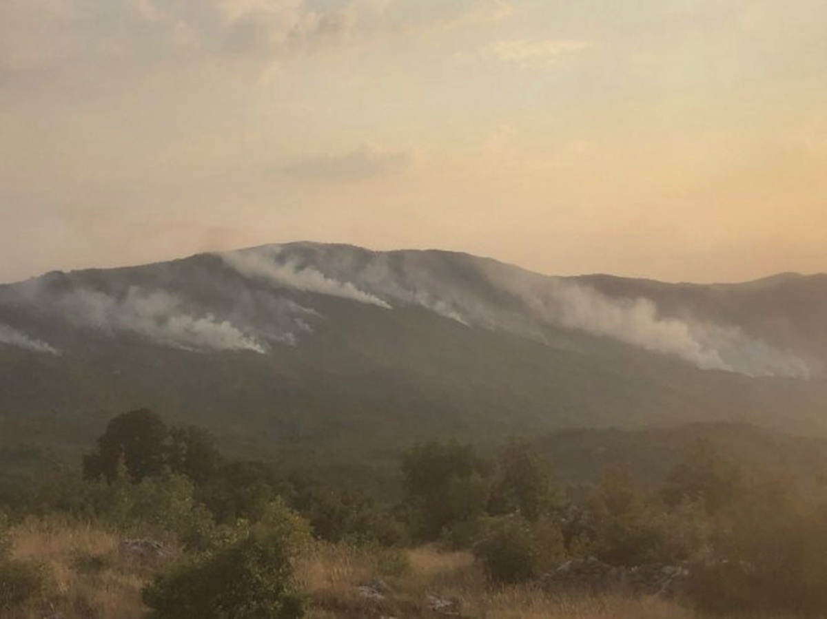 Активна три пожара на подручју Билеће