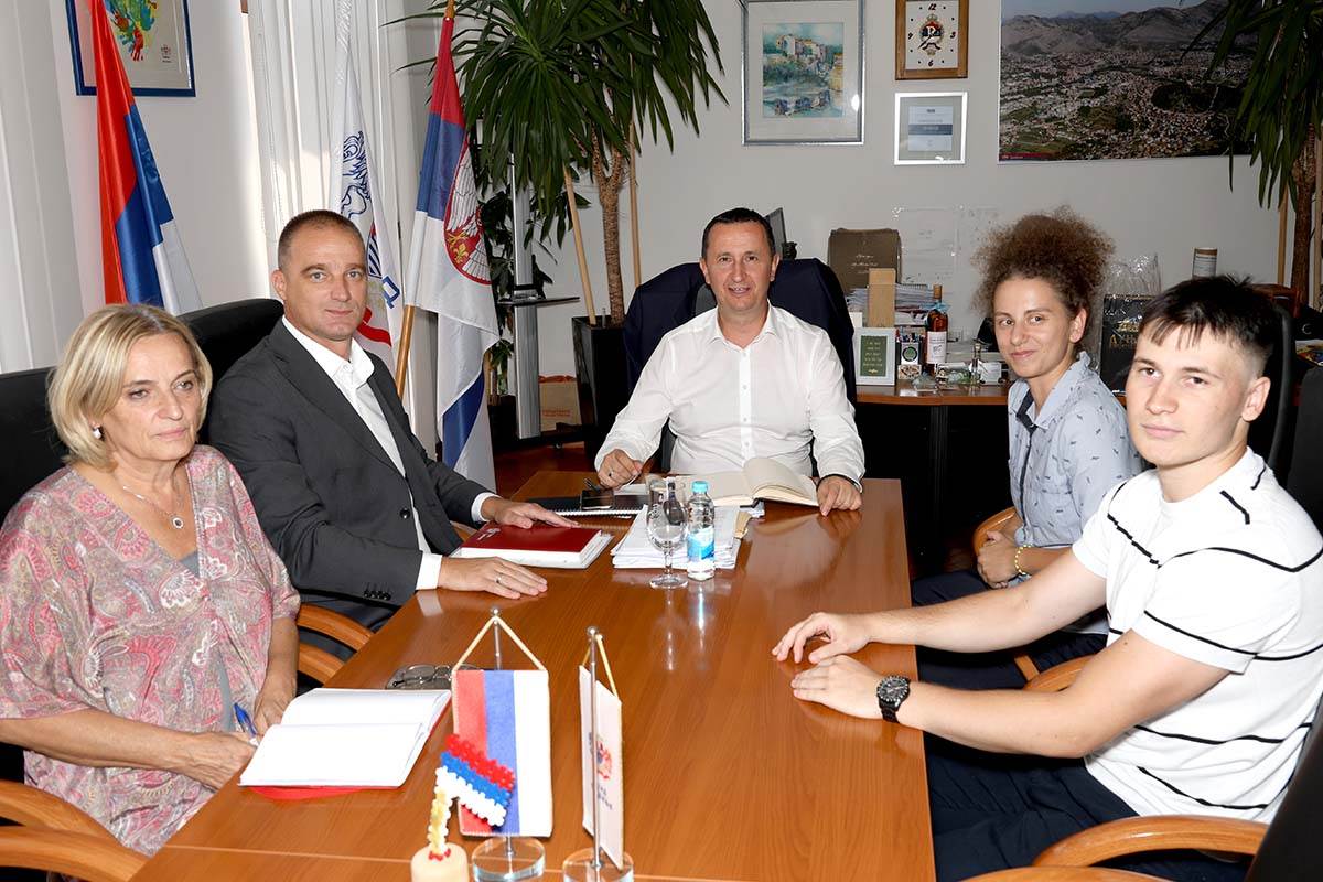 Prijem kod Ćurića za najuspješnije studente: Podrška grada neće izostati  