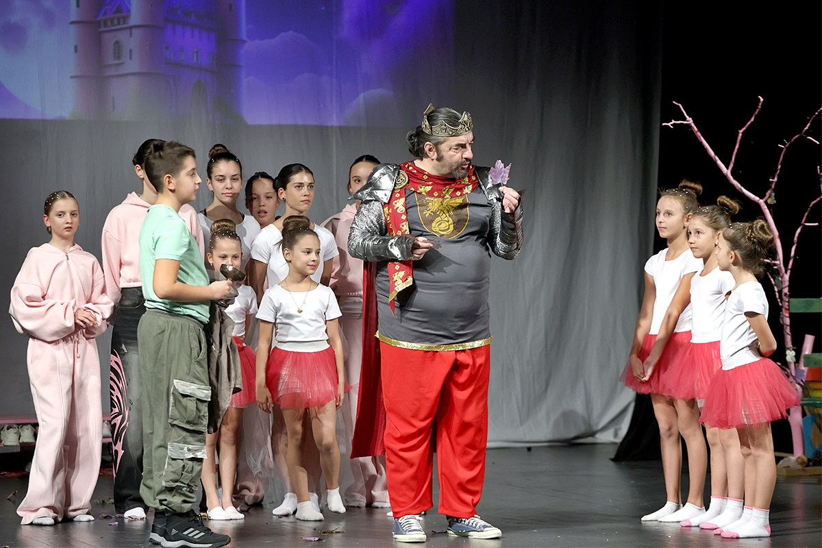 Plesna čarolija za sve uzraste – Publika oduševljena predstavom „Dvanaest razigranih princeza“ (FOTO)