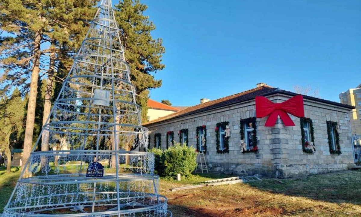 Велика акција украшавања града у Билећи (ФОТО)