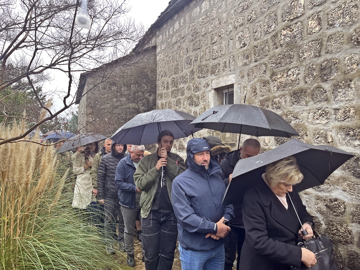 IMG_1362.jpg (663 KB)