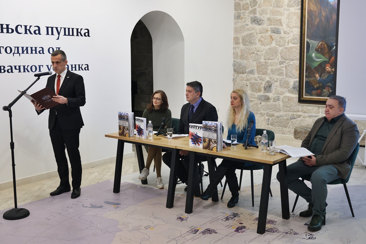 J32A2259.JPG (325 KB)