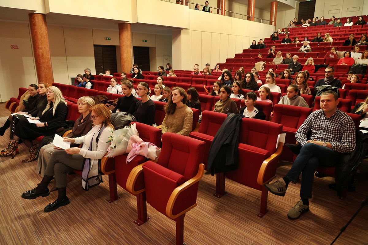 Koncert klavir 2.jpg (428 KB)