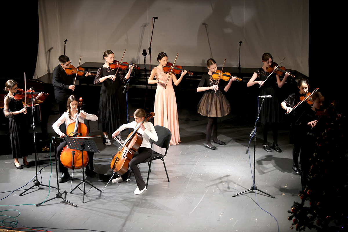 Muzicka 5.jpg (677 KB)