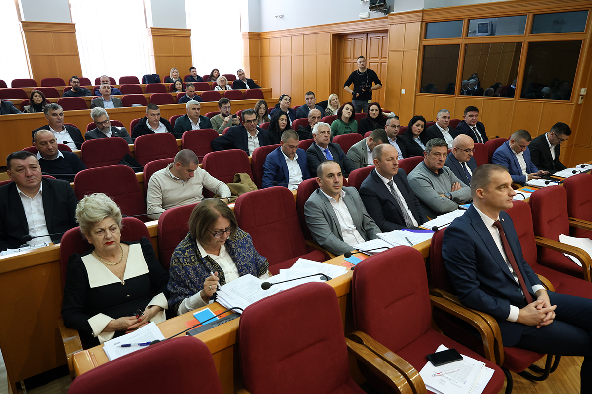 Skupstina 9.jpg (815 KB)