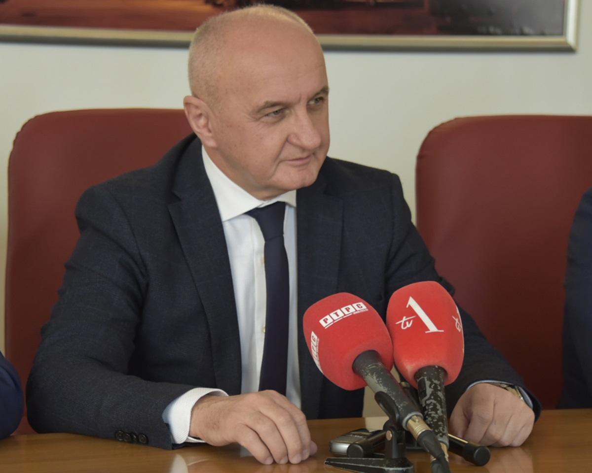 Srn2022-12-19_1252617_1.jpg (172 KB)