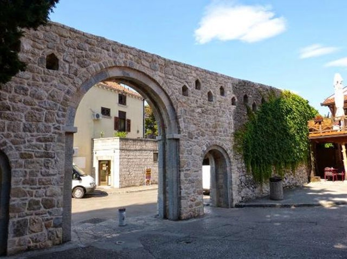 stari-grad-trebinje.jpg (278 KB)