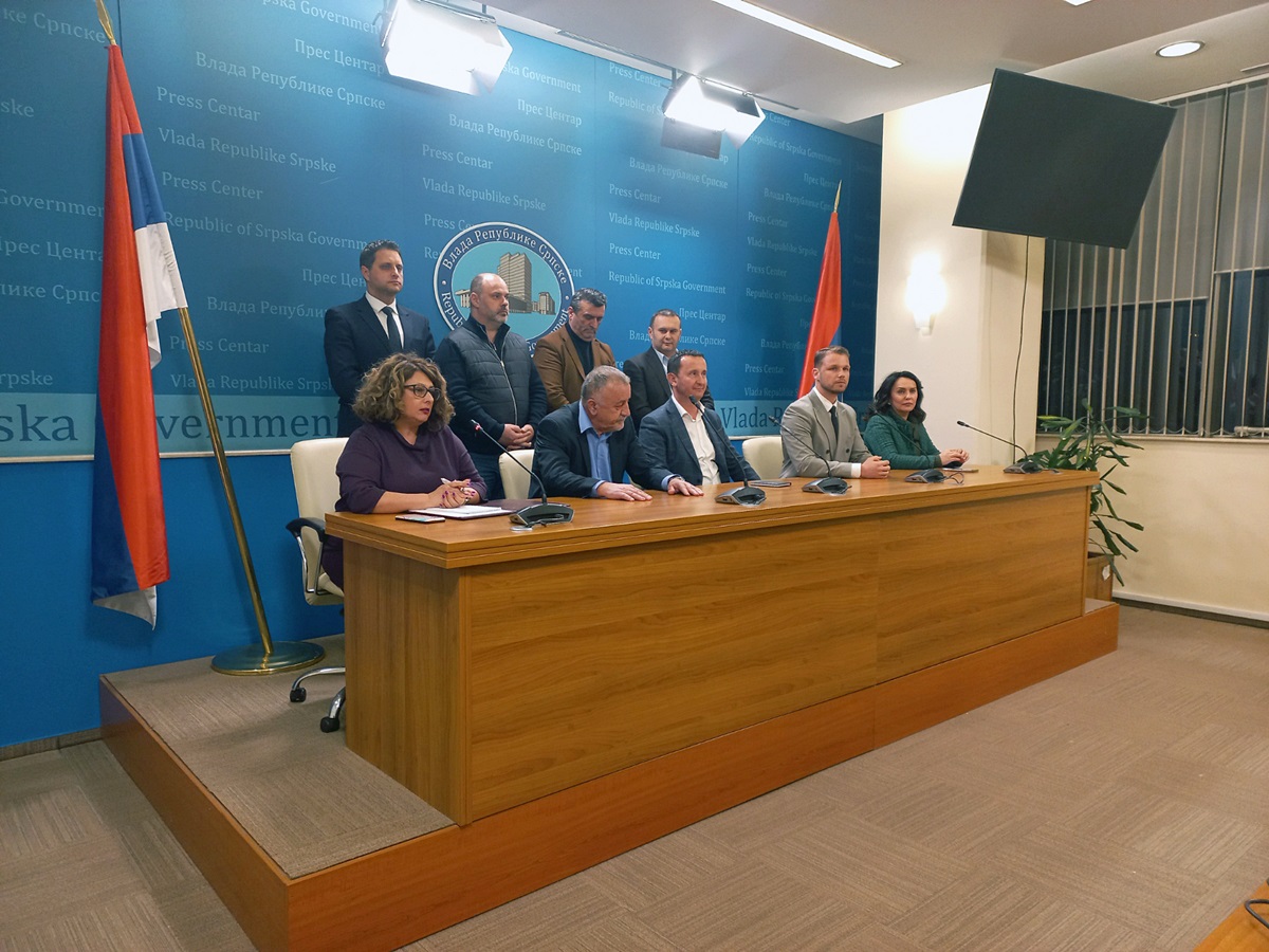 Ћурић: Заједнички заштитити институције Српске