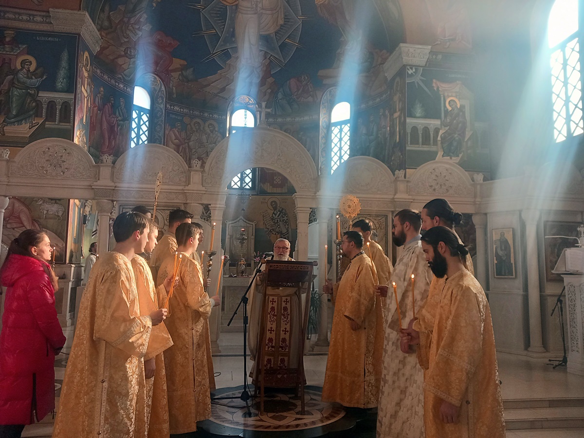 Служени литургија и молебан у Саборном храму Преображења Господњег