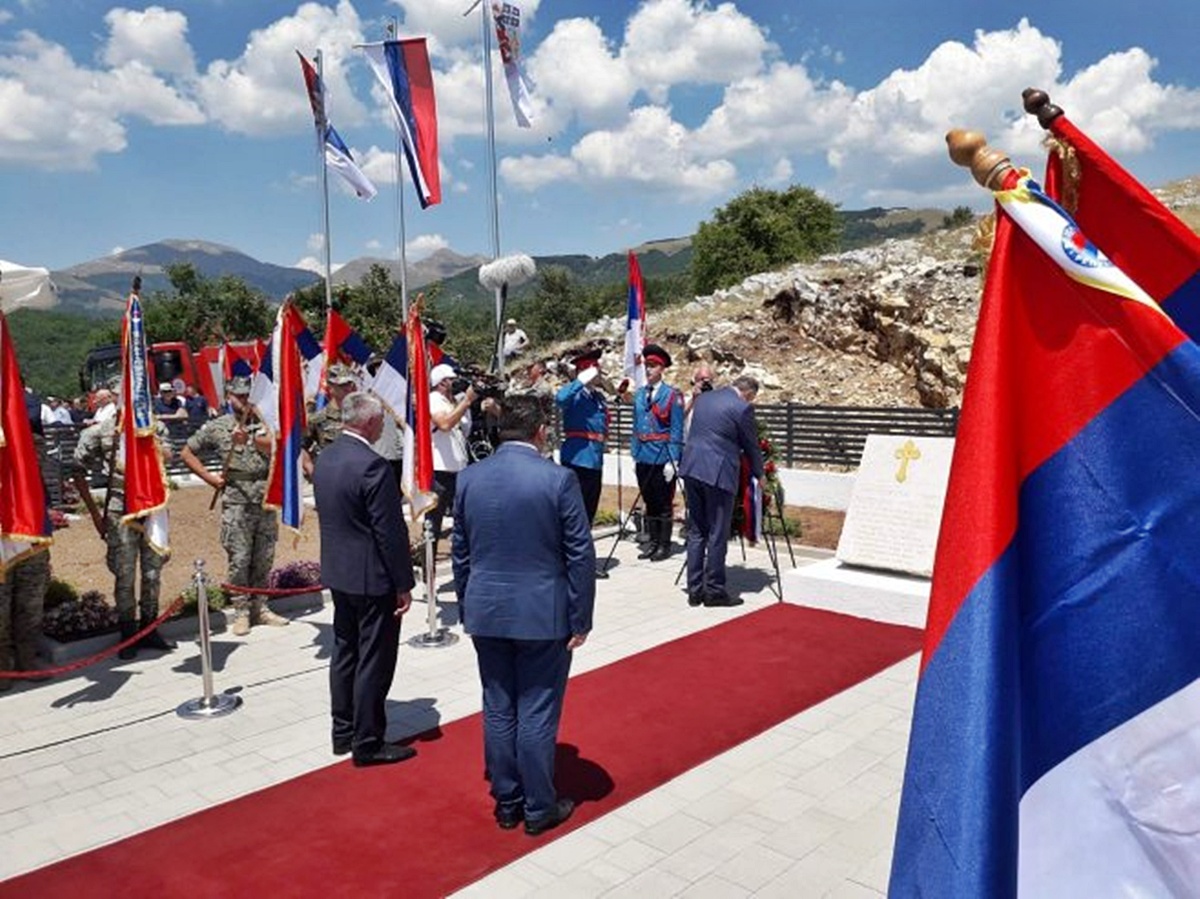 Na spomen-obilježju u Krekovima služen pomen i položeni vijenci u znak sjećanja na stradale ustanike