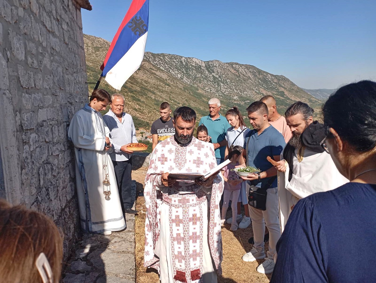 Седлари прослављају прислугу села, уз литургију, заједничко сабрање те поруке вјере и заједништва