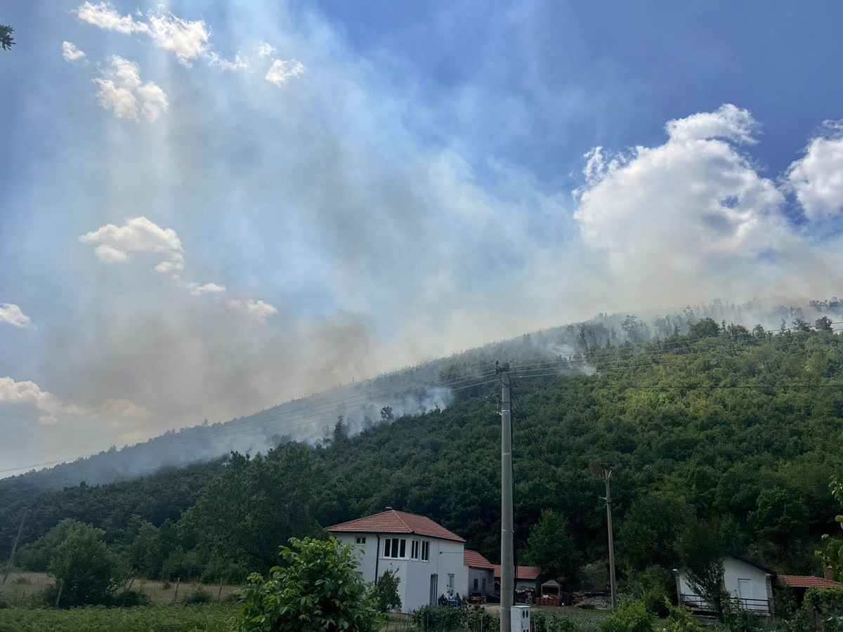 Pod kontrolom požar u mjestu Jasen