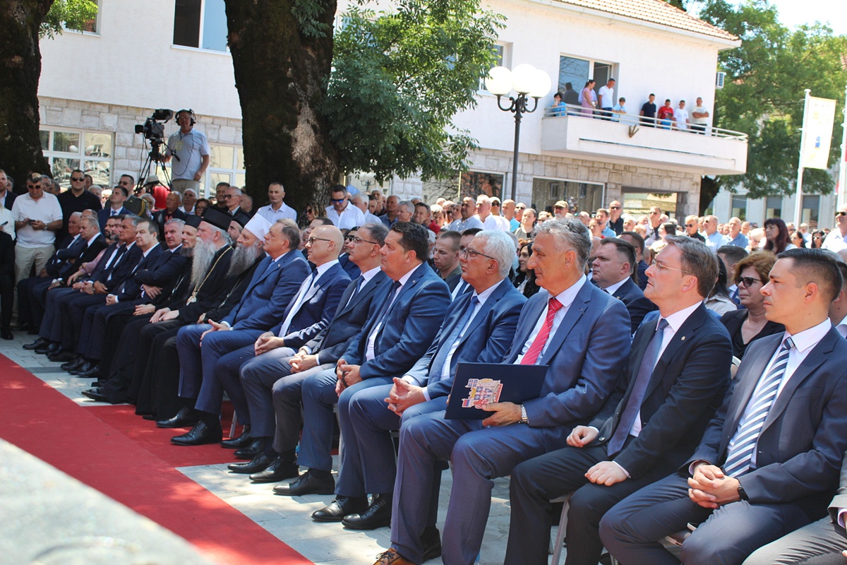 za radio.jpg (428 KB)