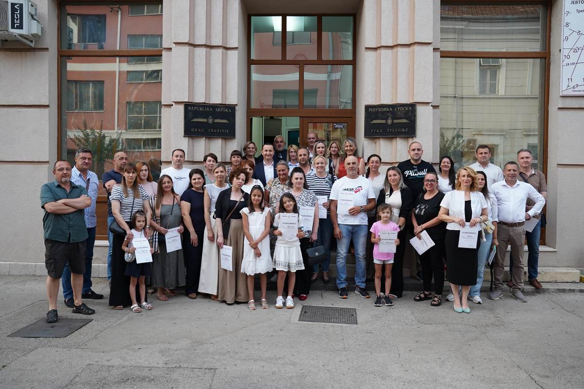 Gradonačelnik Ćurić organizovao prijem za roditelje koji su ugostili djecu sa KiM