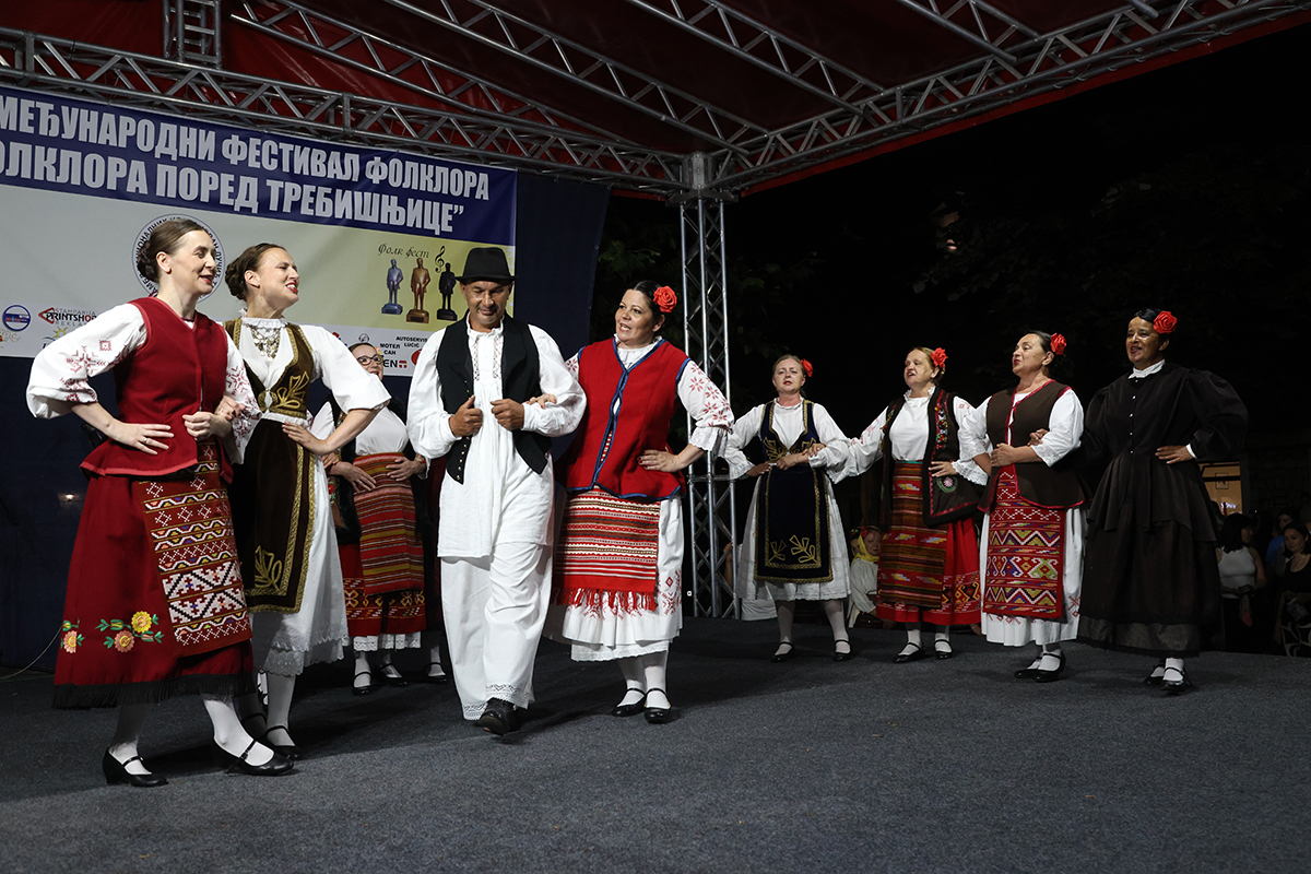 Folklor 11.jpg (812 KB)