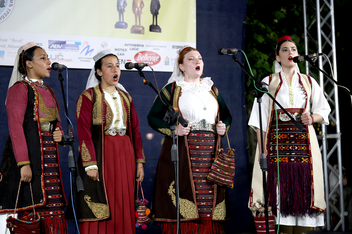Folklor 25.jpg (941 KB)