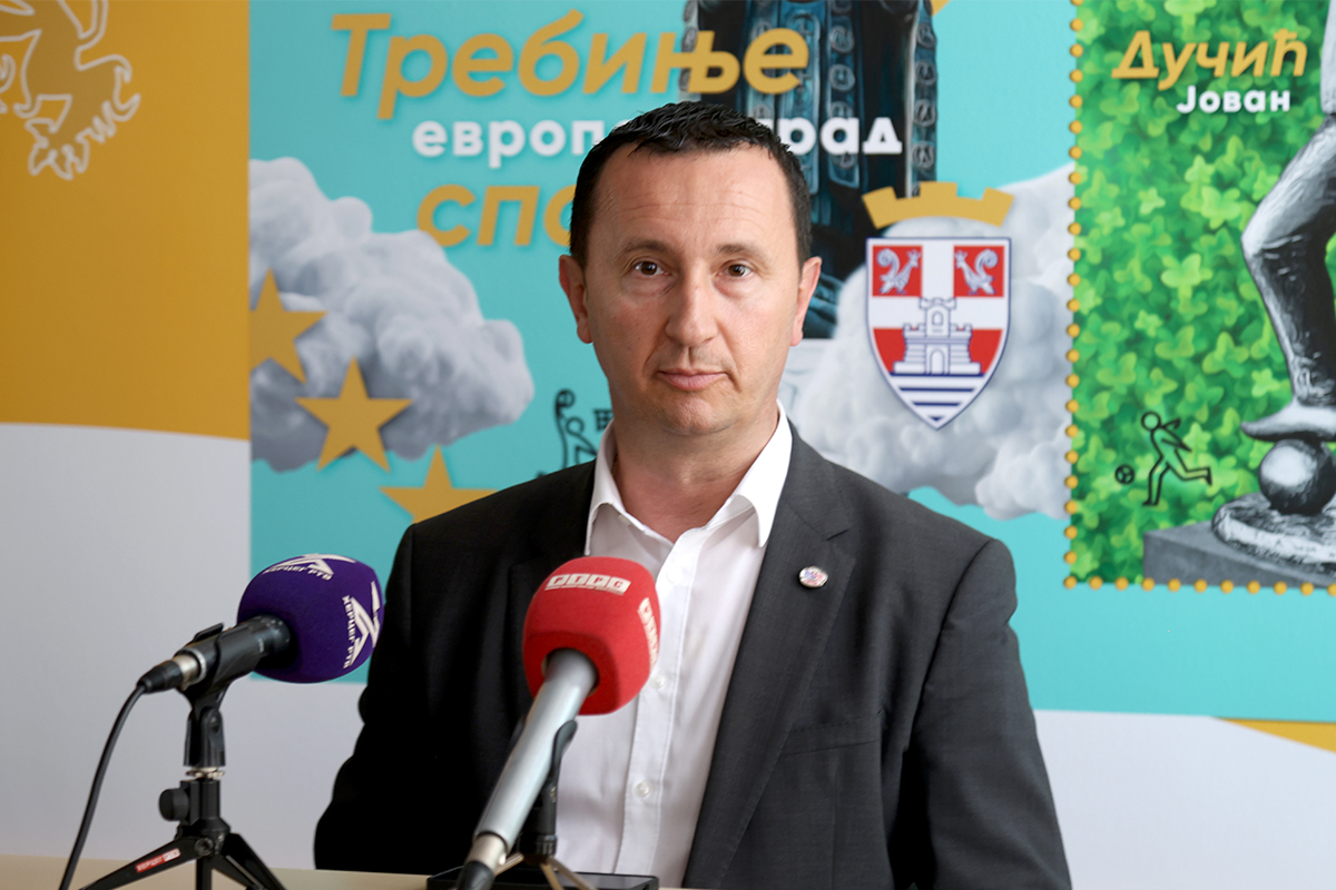 Skupstina BORS 1.jpg (601 KB)