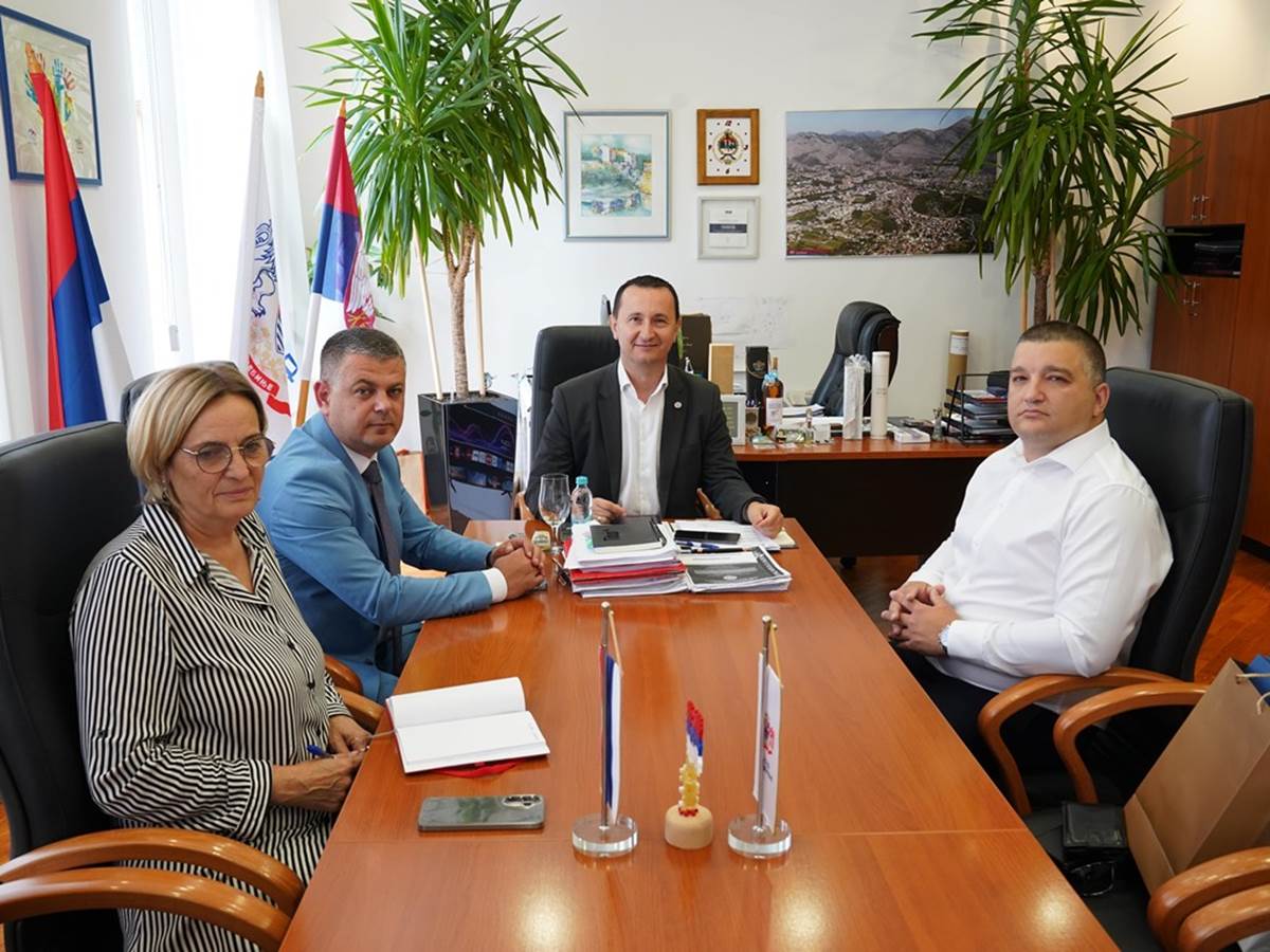 Ćurić organizovao prijem za predstavnike Gračanice