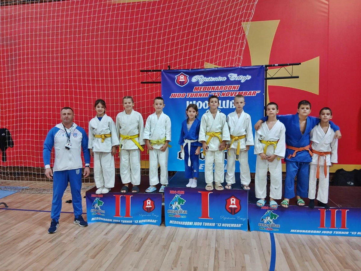 1000061613.jpg (451 KB)