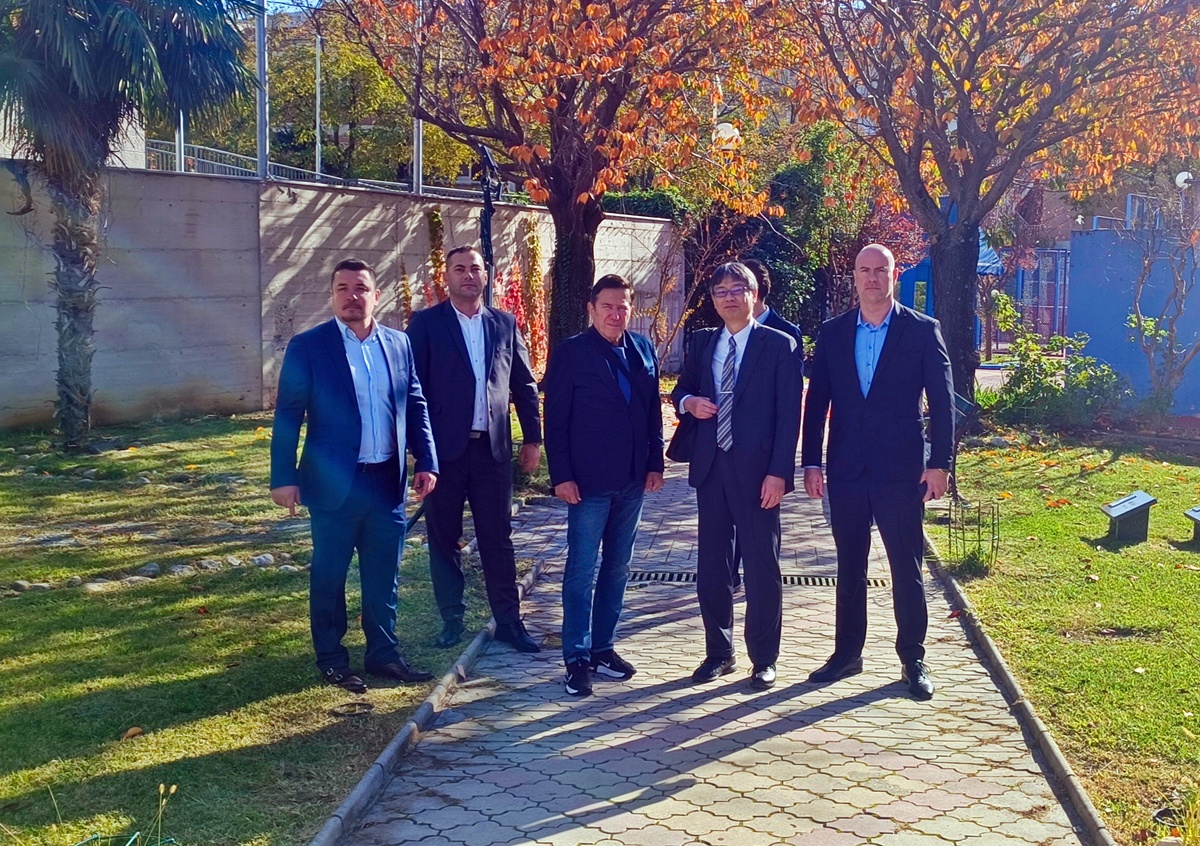 1000061977.jpg (606 KB)