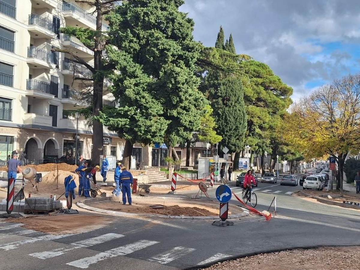 607F7237-F7E8-47D7-9F31-086353B6BC49-1.jpeg (205 KB)