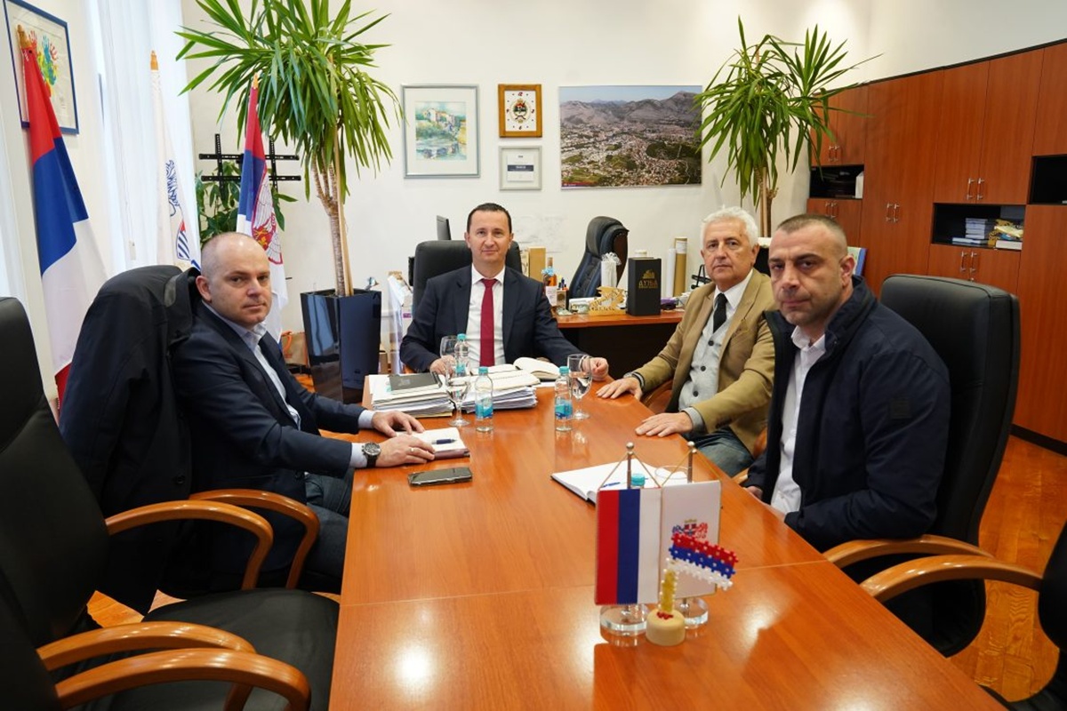 DSC06748-min-1110x740.jpg (295 KB)