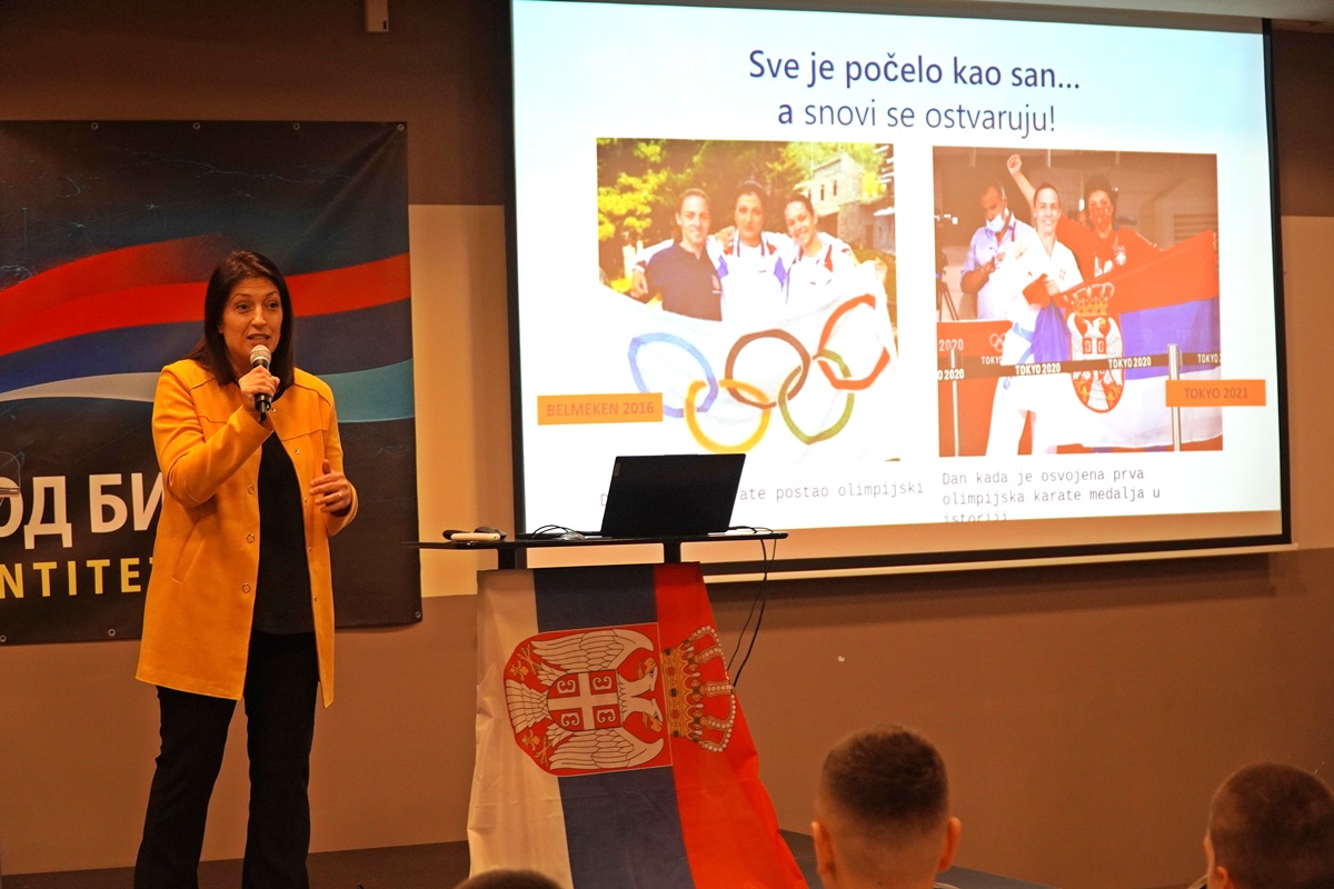 DSC08930.JPG (271 KB)