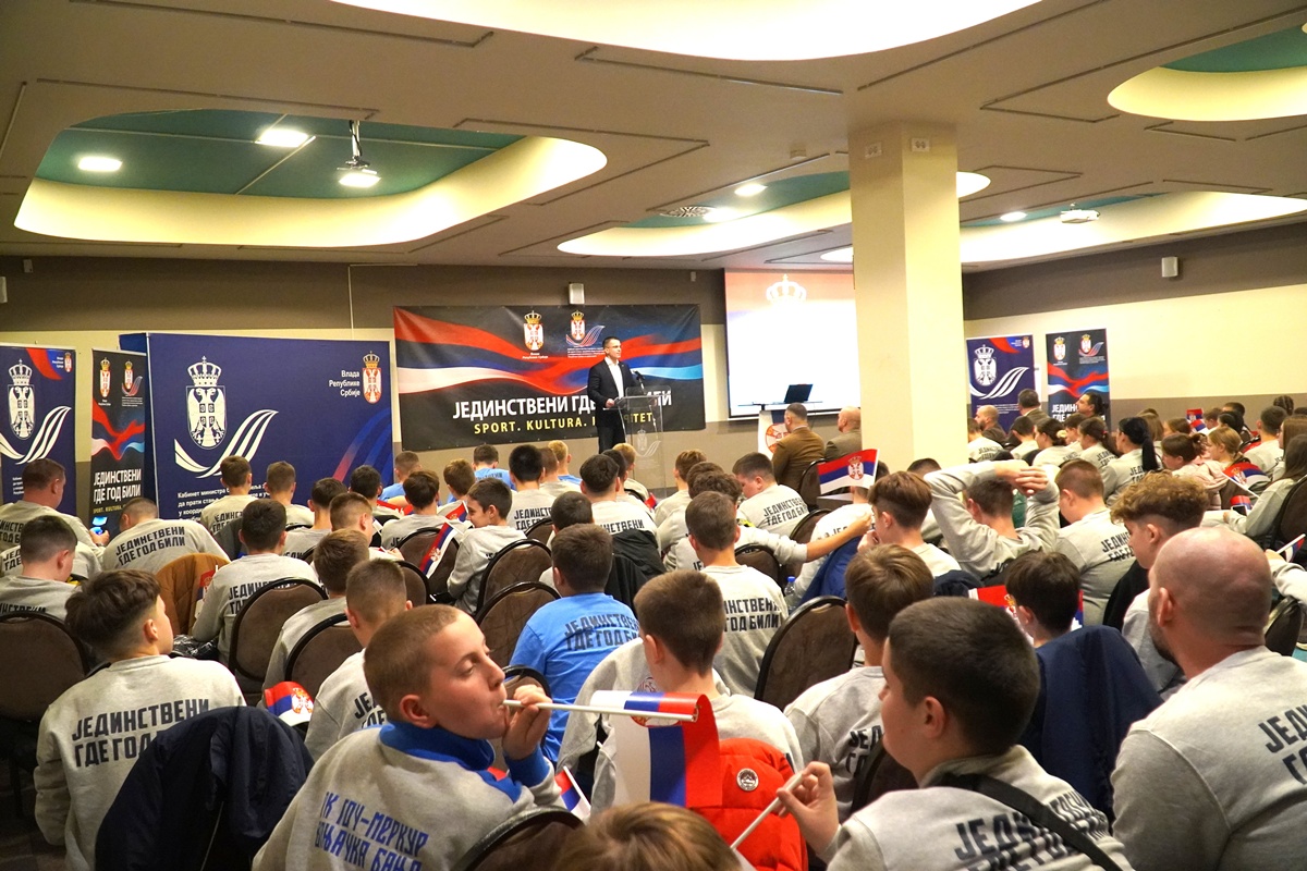 DSC09073.JPG (377 KB)